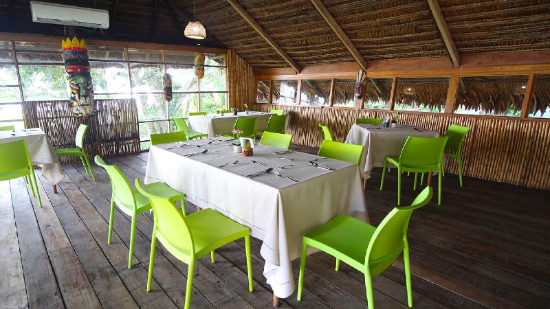 هتل On Vacation Amazon