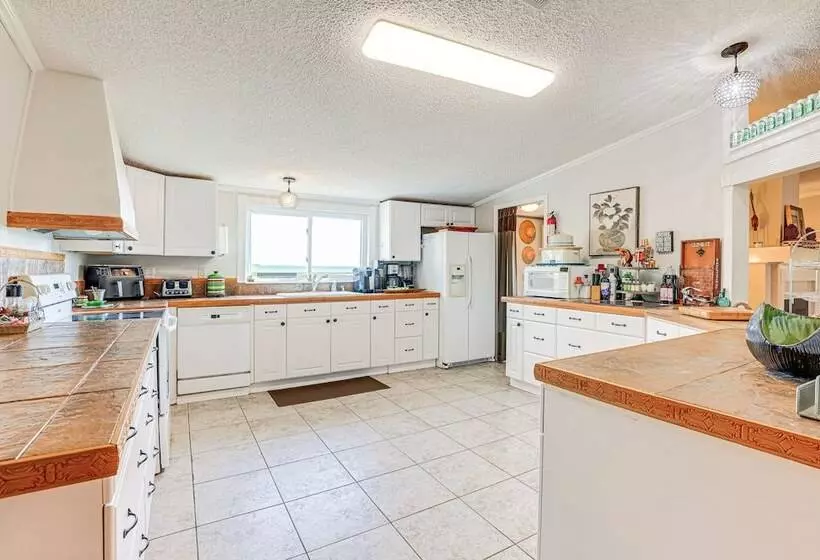 Dreamy Home On Lake Istokpoga W/ Dock + Views!