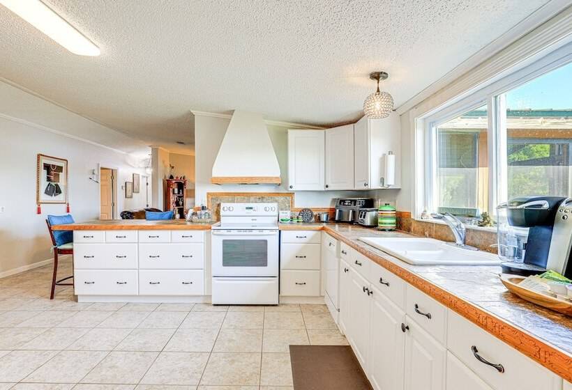 Dreamy Home On Lake Istokpoga W/ Dock + Views!