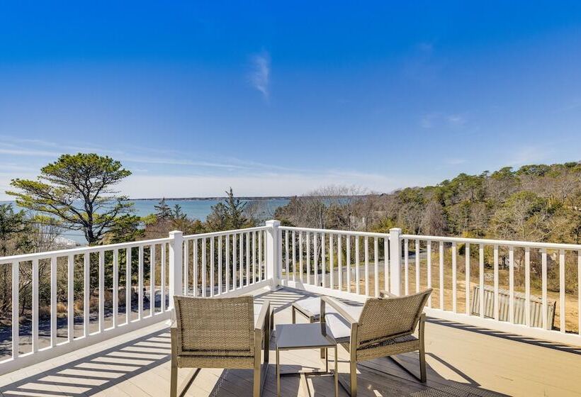 Hamptons Home Near Beaches W/ Pool & Water Views!