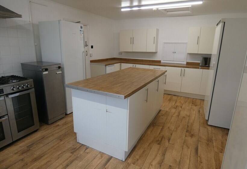 Pensió Elmbridge Road