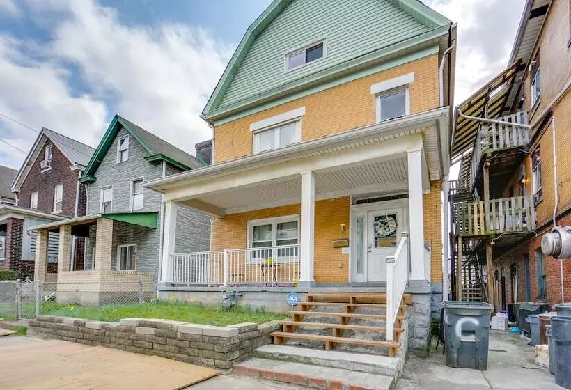 Cozy East Pittsburgh Home   7 Mi To Frick Park!