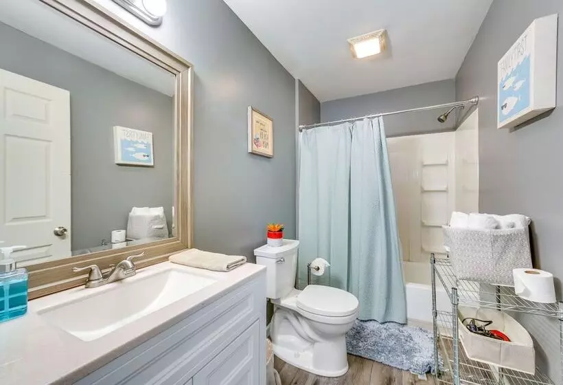 Cozy East Pittsburgh Home   7 Mi To Frick Park!