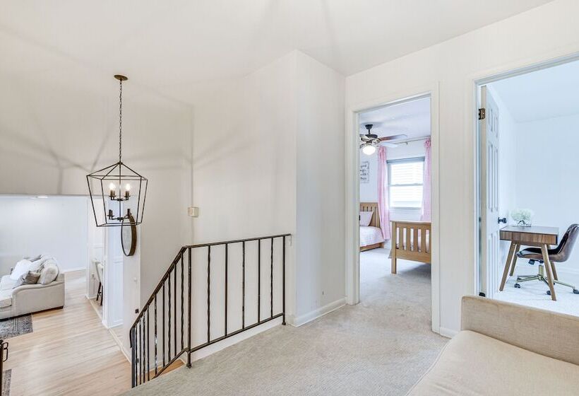 Family Friendly Villa Park Home: 16 Mi To Chicago!