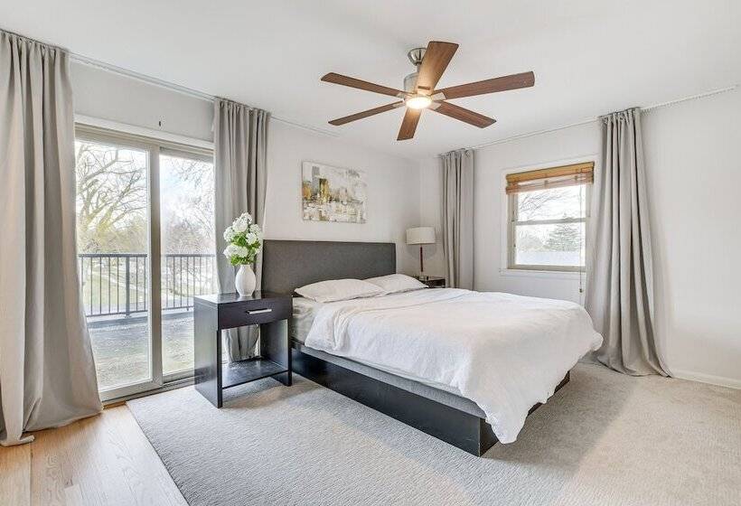 Family Friendly Villa Park Home: 16 Mi To Chicago!