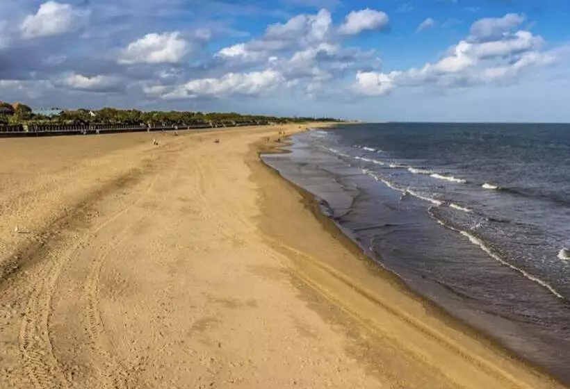 Hotelli Caravansleeps8 Fireplace Petsok Golf Gym Pool