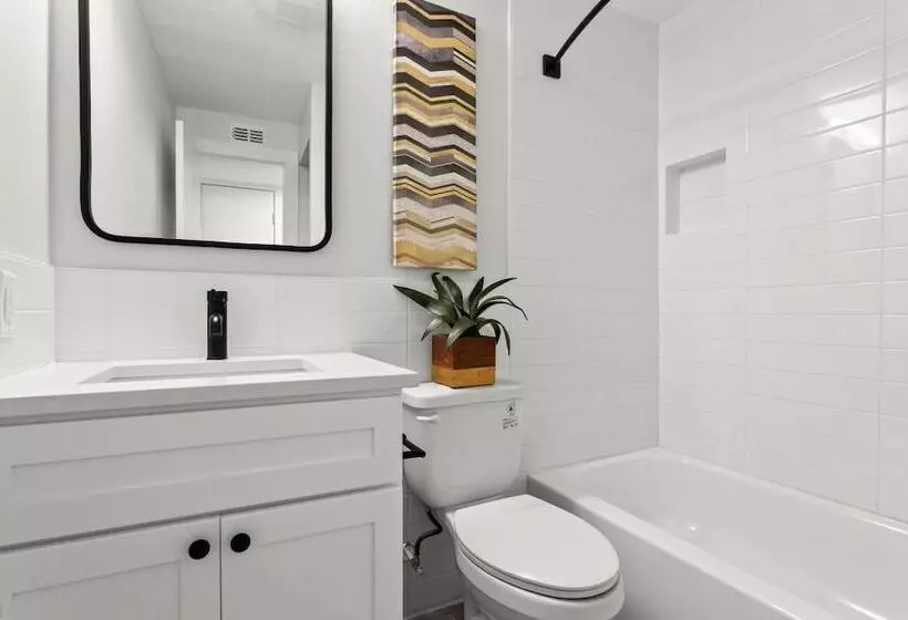 هتل University Serenity Suites 15th