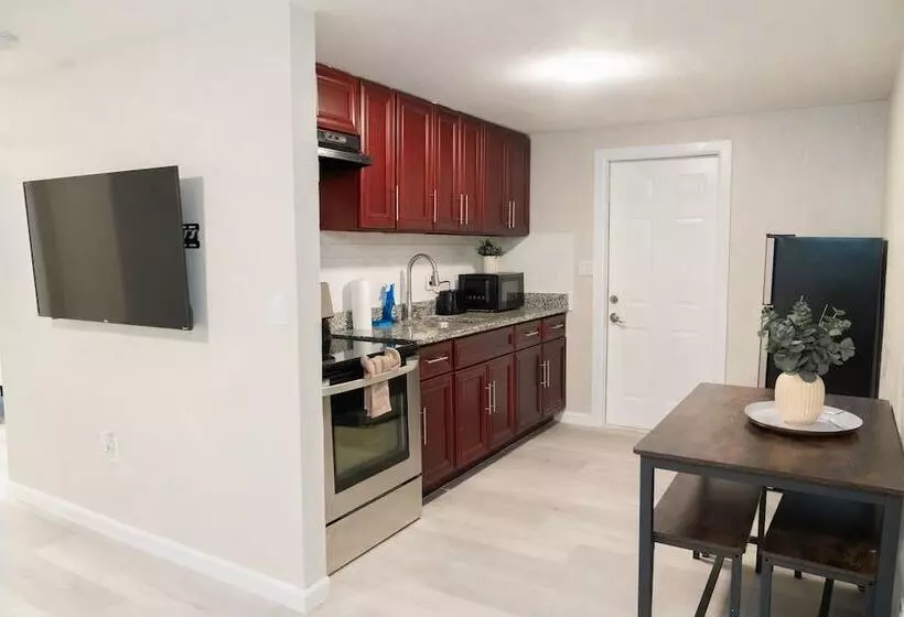 هتل University Serenity Suites 15th