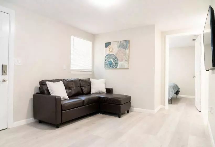 هتل University Serenity Suites 15th