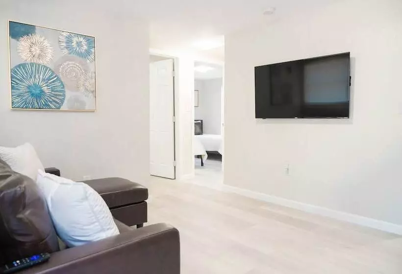 هتل University Serenity Suites 15th