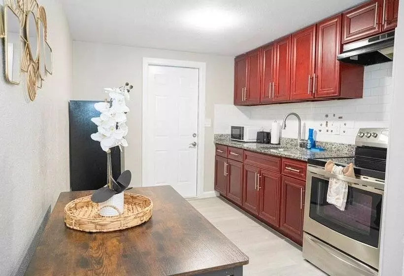 هتل University Serenity Suites 15th