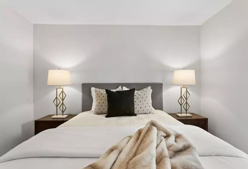 هتل University Serenity Suites 15th