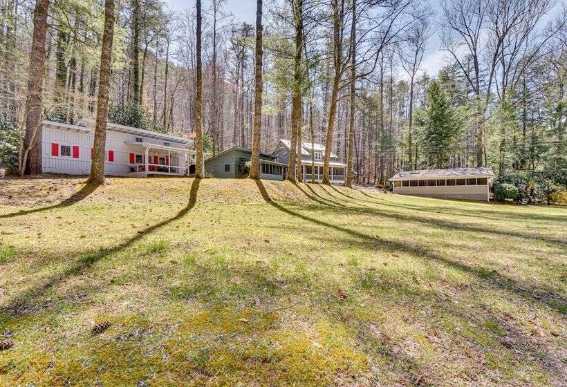 Bright Highlands Retreat Near Waterfalls & Trails