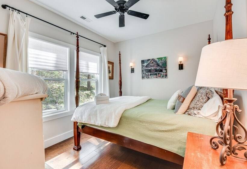 Bright Highlands Retreat Near Waterfalls & Trails