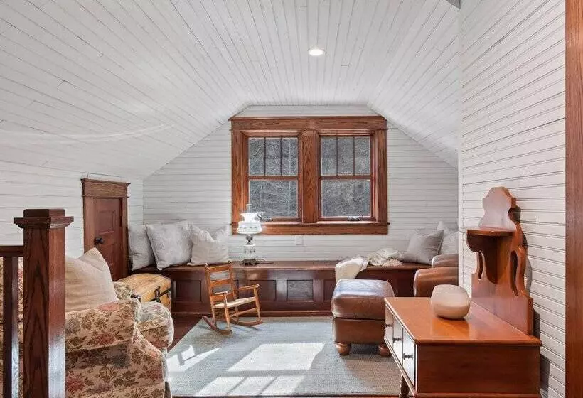 Leipers Retreat Secluded 3 Bdr Craftsman Home