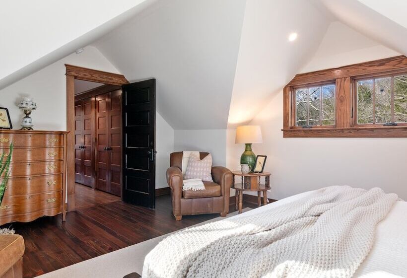 Leipers Retreat Secluded 3 Bdr Craftsman Home