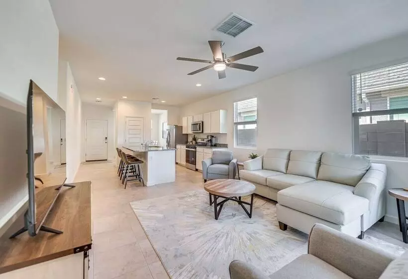 Maricopa Home W/ Putting Green & Covered Patio!