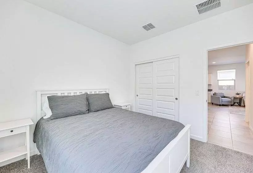 Maricopa Home W/ Putting Green & Covered Patio!