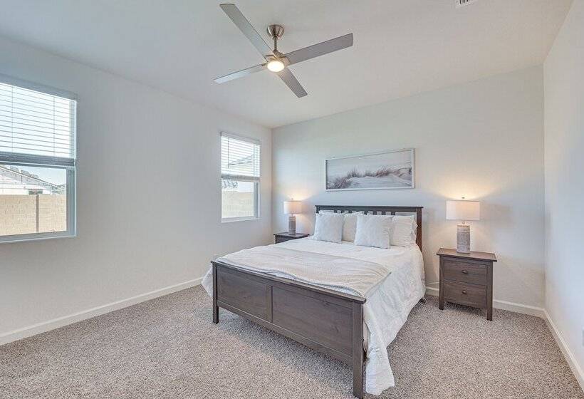 Maricopa Home W/ Putting Green & Covered Patio!