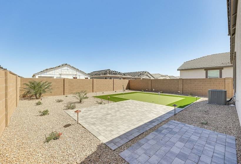 Maricopa Home W/ Putting Green & Covered Patio!
