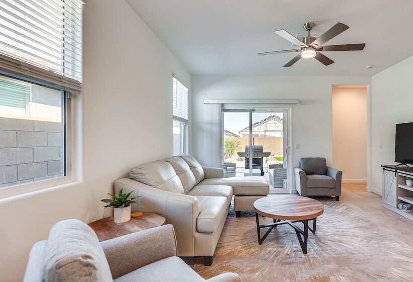 Maricopa Home W/ Putting Green & Covered Patio!