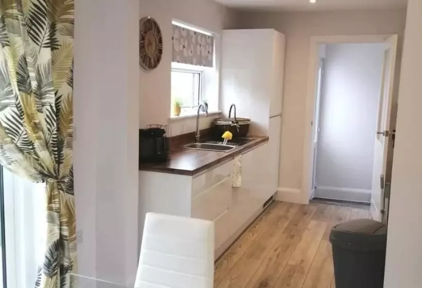 レジデンス Serenity Holiday Let In South Chard