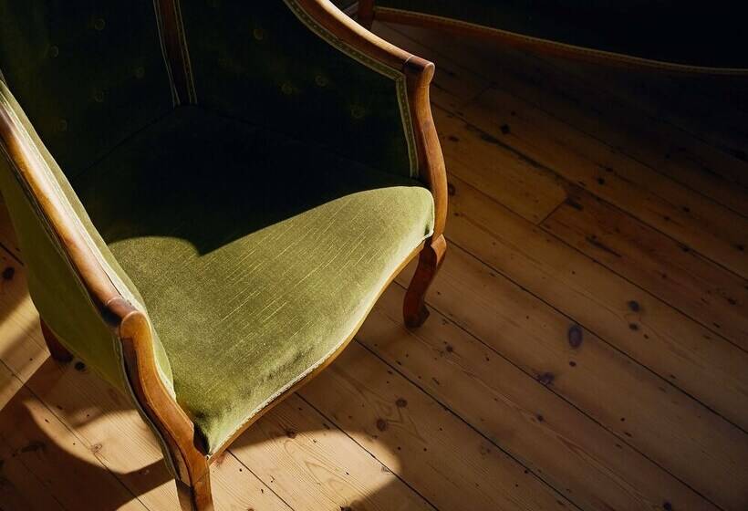 דירת נופש Captivating 6 Bed Manor House In Totland Bay