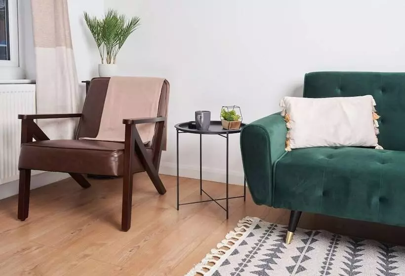 اقامتگاه Stunning 3 Bed House In Central Milton Keynes