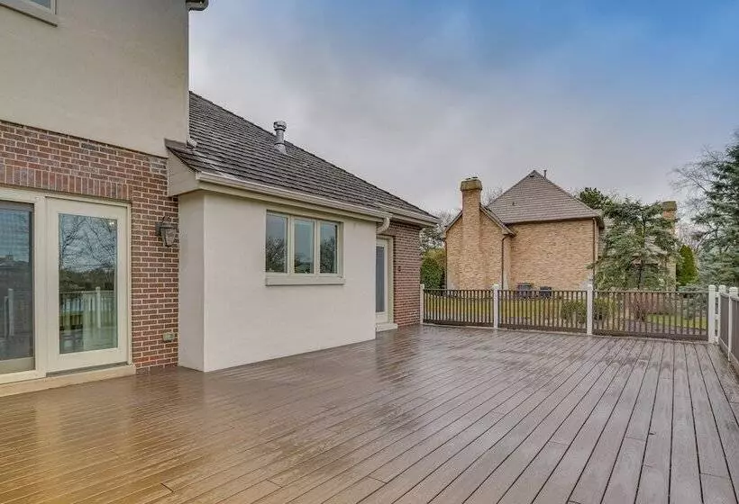 Spacious Inverness Home ~ 36 Mi To Chicago!