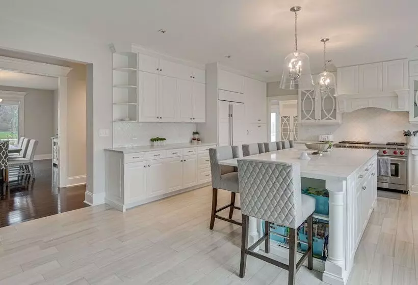 Spacious Inverness Home ~ 36 Mi To Chicago!