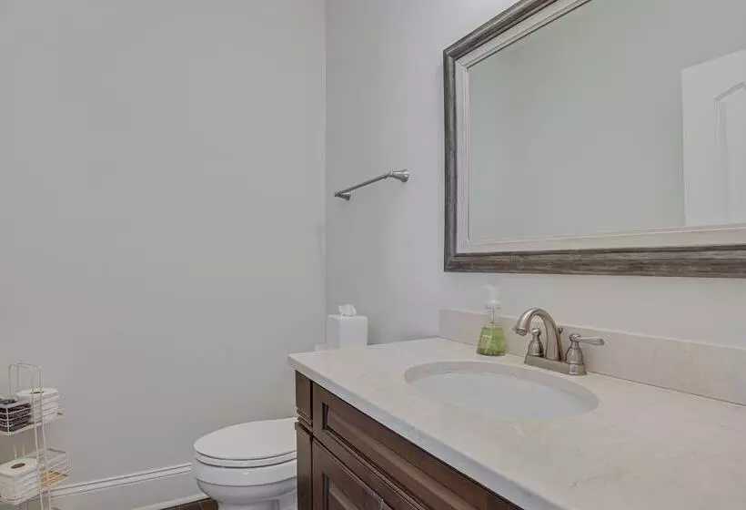 Spacious Inverness Home ~ 36 Mi To Chicago!