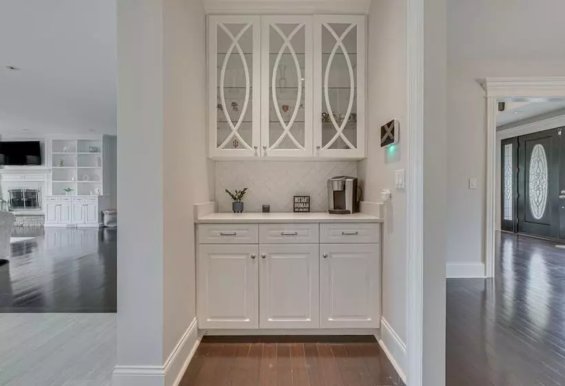 Spacious Inverness Home ~ 36 Mi To Chicago!