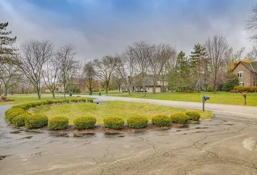 Spacious Inverness Home ~ 36 Mi To Chicago!