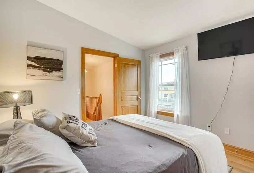 Waterfront Buckeye Lake House: Deck + Views!