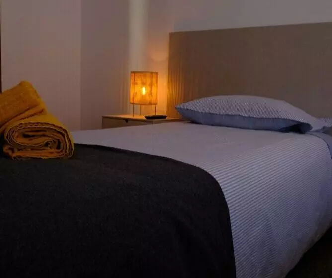 هاستل Yellow Inn Aveiro