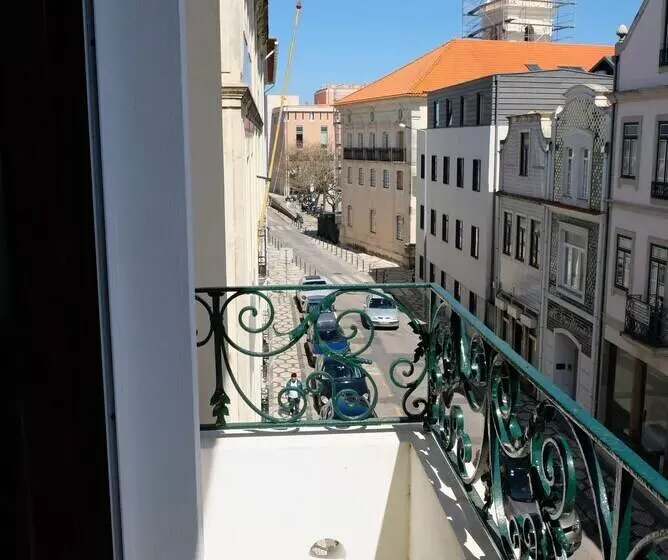 هاستل Yellow Inn Aveiro