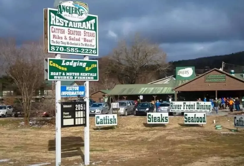 Anglers Riverfront Motel