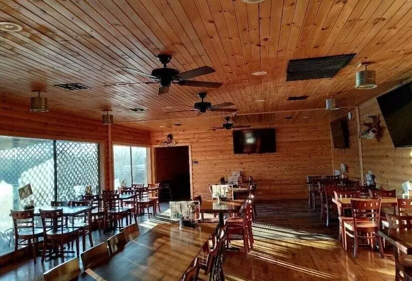 Anglers Riverfront Motel