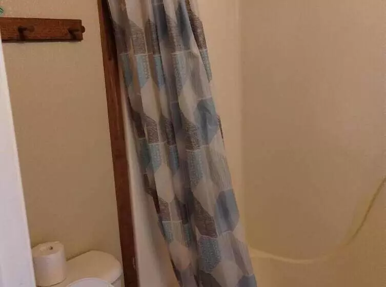 Anglers Riverfront Motel