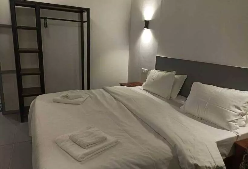 Hotelli Agonda Beach Chalets