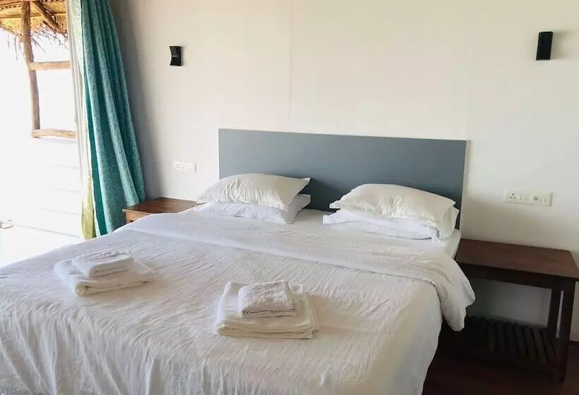 Hotelli Agonda Beach Chalets