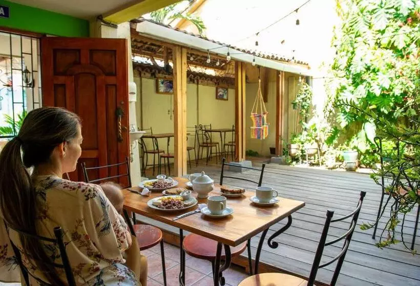 هاستل Hostal La Buena Onda