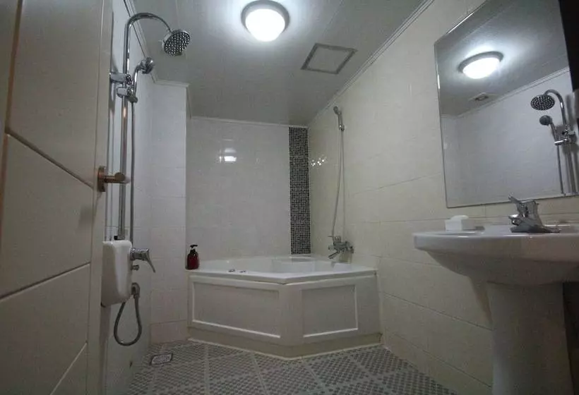 Alibaba Motel   New Building