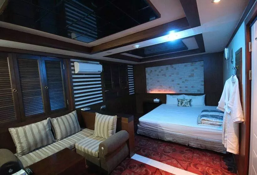 Alibaba Motel   New Building
