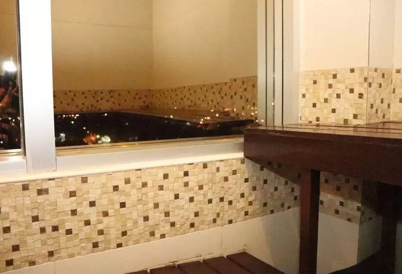 هتل Luxsur