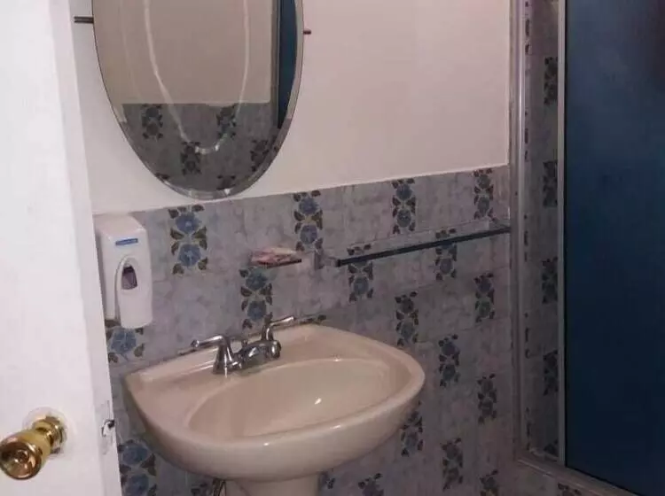 هتل Maxim Habitaciones