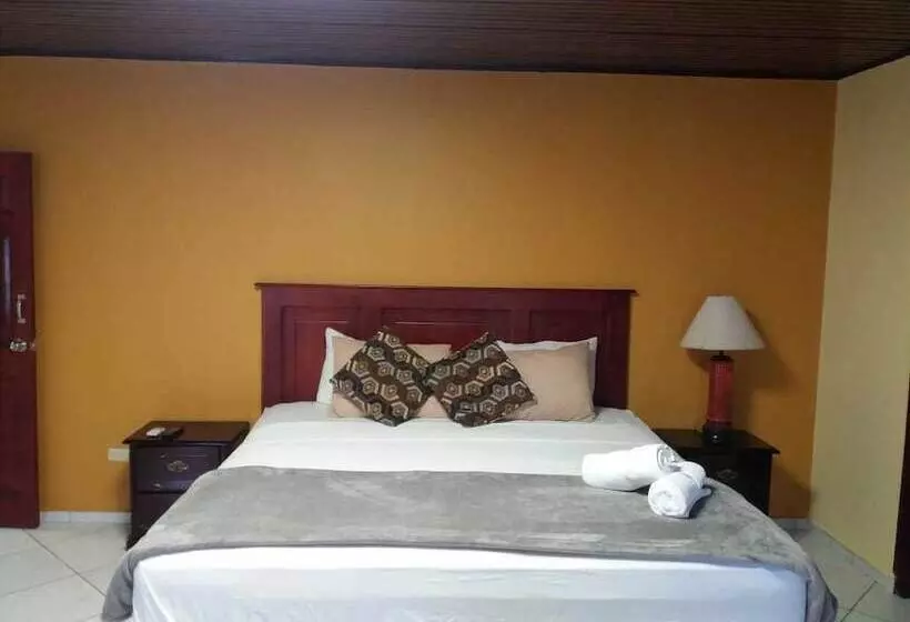 هتل Maxim Habitaciones