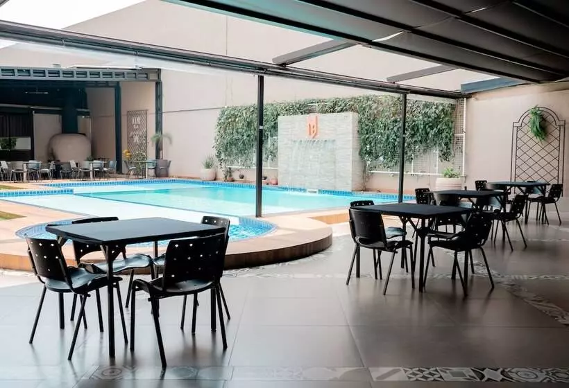هتل Megal Suites