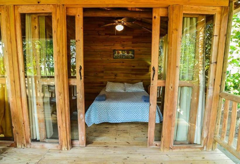 בית מלון כפרי Oasis & Surf Camp