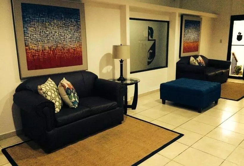 ホテル Residencial Cervantes